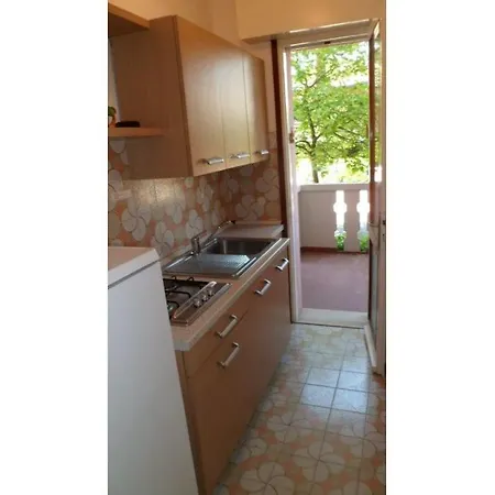 Ivelca 4 *